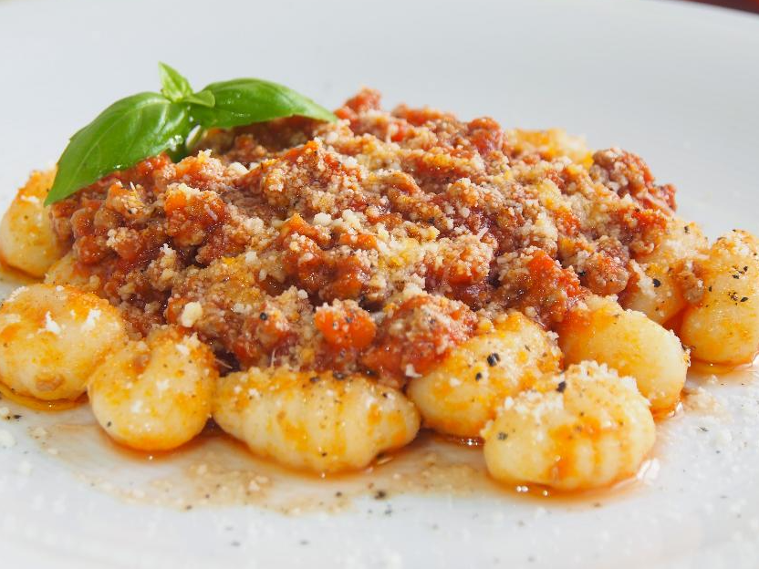 Ñoquis con Boloñesa