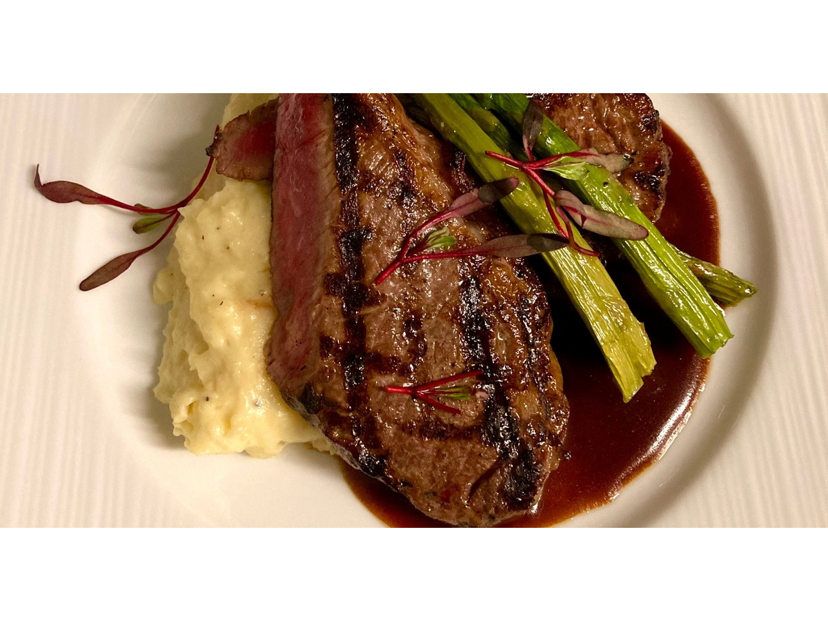 Carne al horno con guarnición