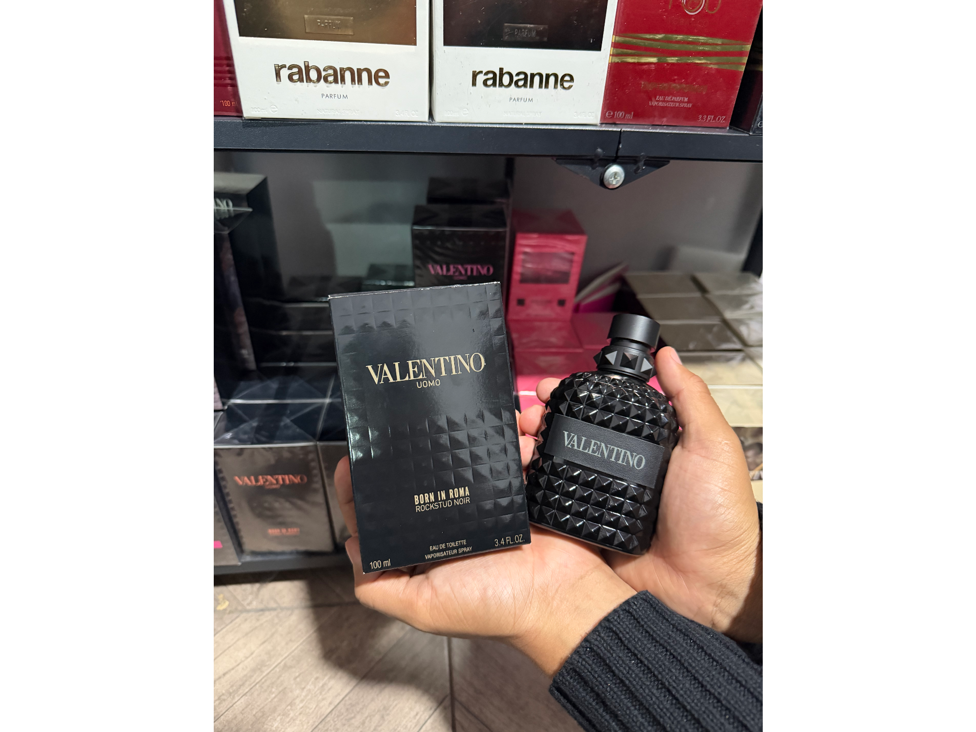 VALENTINO BORN IN ROMA ROCKSTUD NOIR