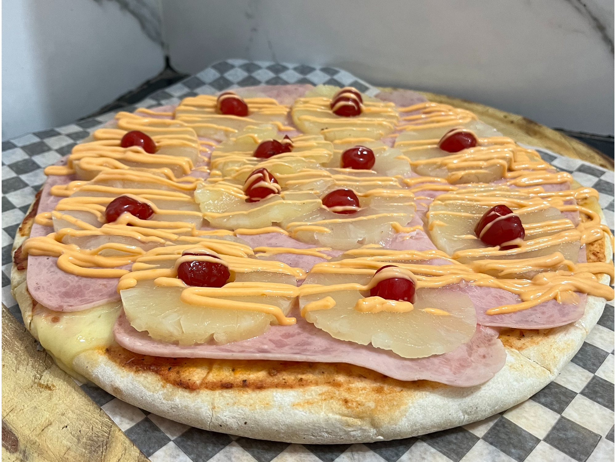 ANANA CON CEREZAS MARASCHINNO