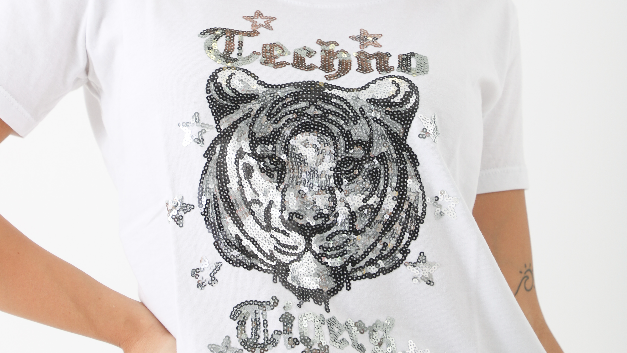 REMERAS STRASS - BORDADAS