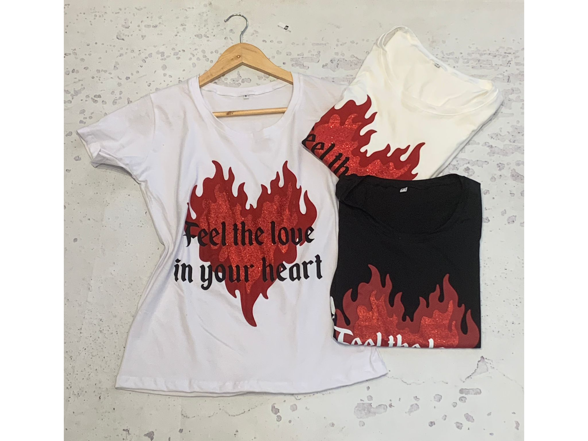 Remera Feel the love foil  Art 101595