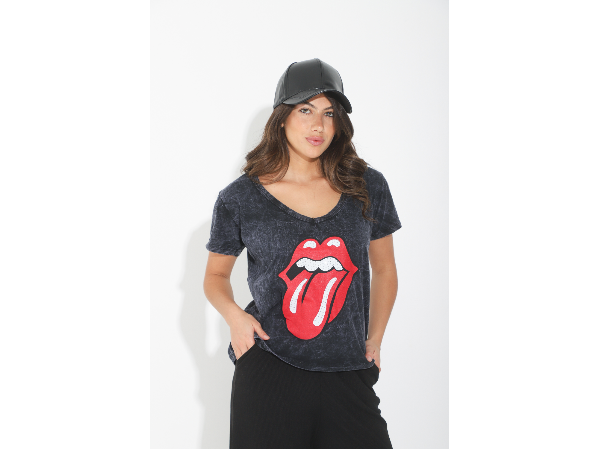 Remera nevada lengua strass