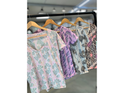 Remera sublimada cuello V