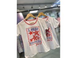 Remera cuello combinado vitamin