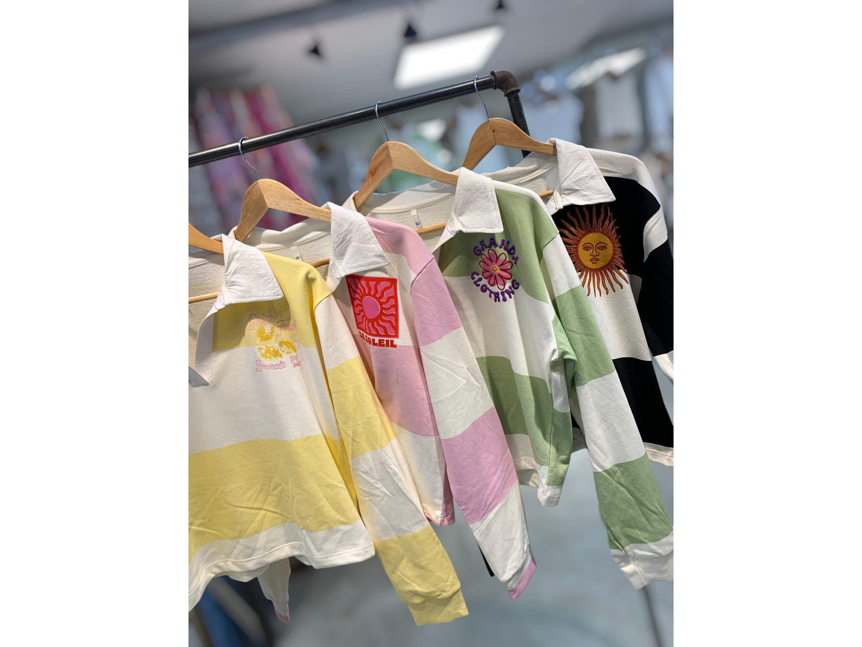 Buzo chomba rayado estampado