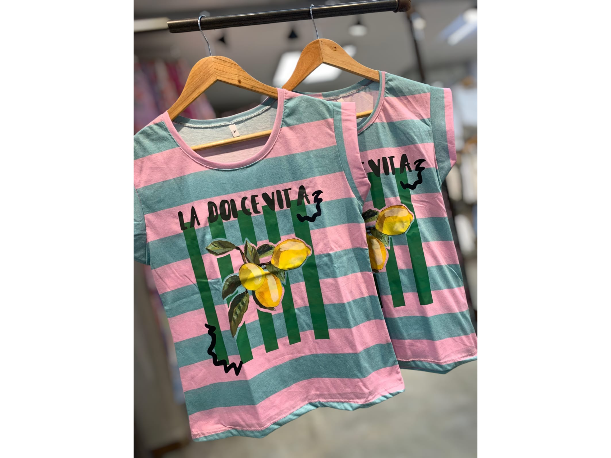 Remera estampada la dolce vita