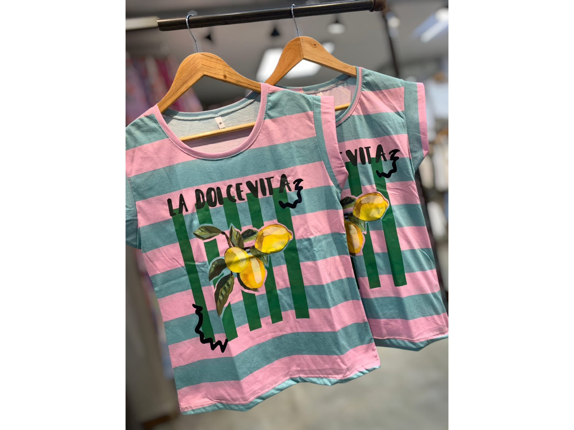 Remera estampada la dolce vita