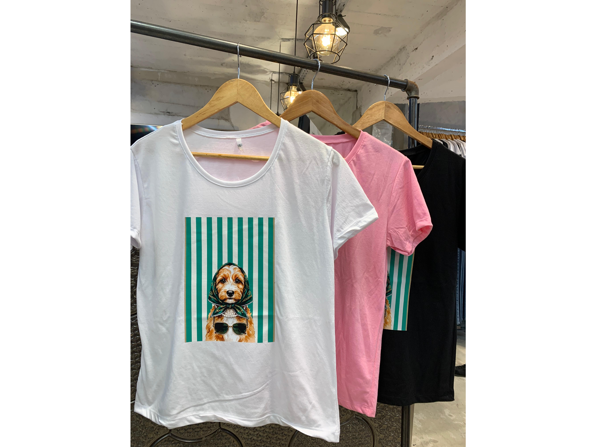 Remera perro verde
