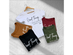Remera good things cursiva cuello redondo Art 101779
