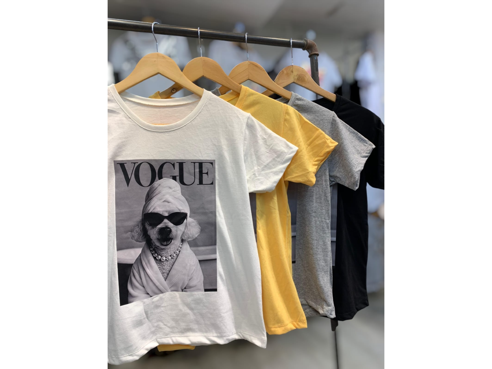 Remera vogue perro
