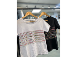 Remera bordada lineas