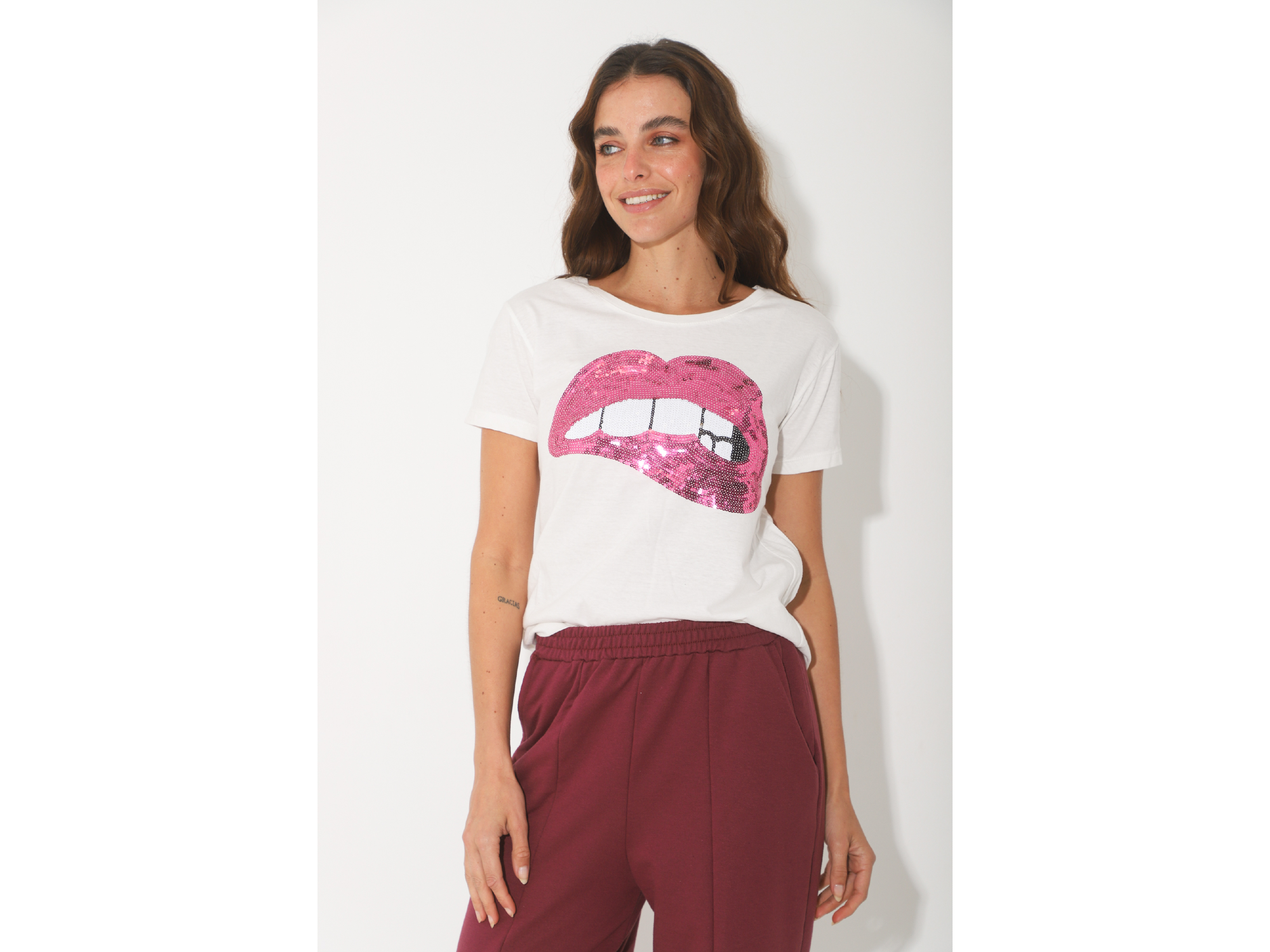 Remera bordada boca