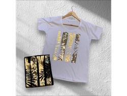 Remera bordada love dorado