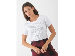 Remera bordada cuadrado