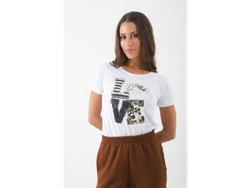 Remera bordada Love