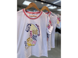Remera cuello combinado wild power