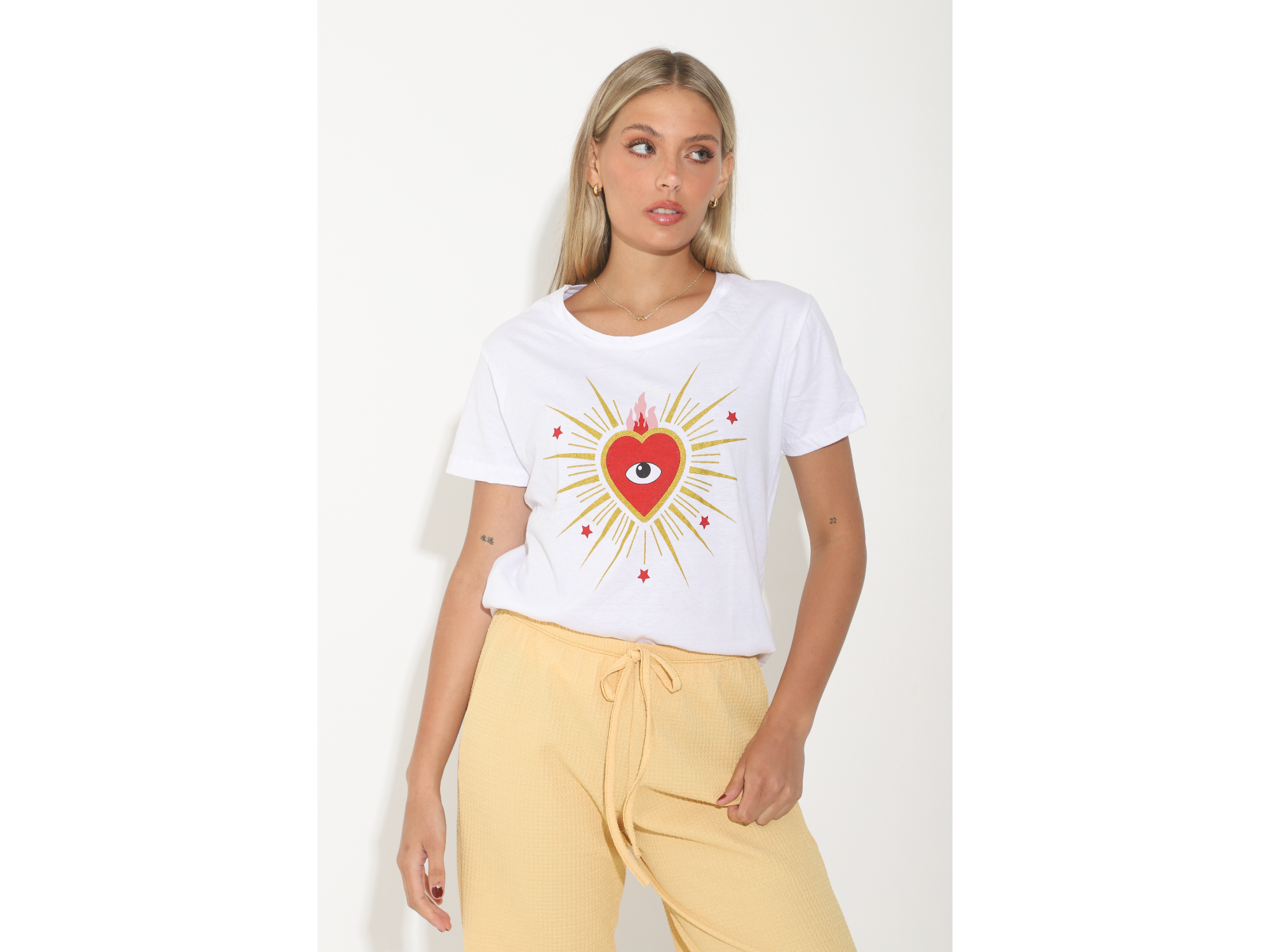 Remera corazon ojito Art 101854
