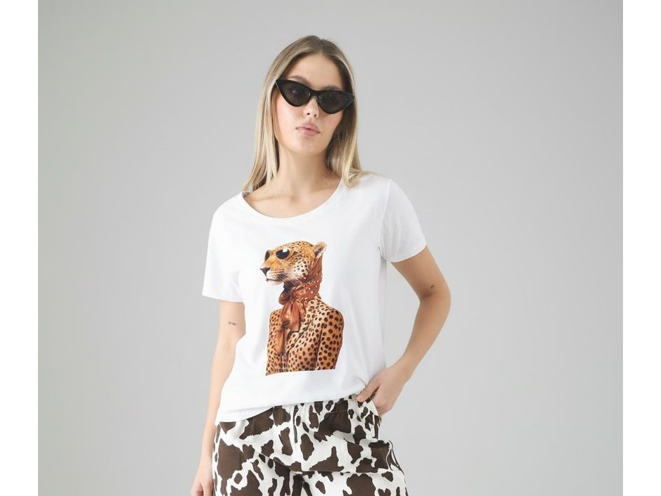 Remera tigre anteojos pañuelo Art 101894