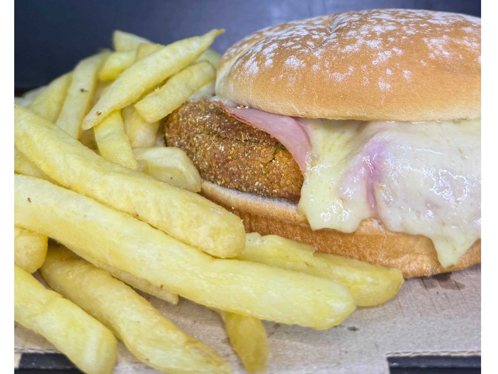 Hamburguesa de Pollo casera jamón y muzzarella