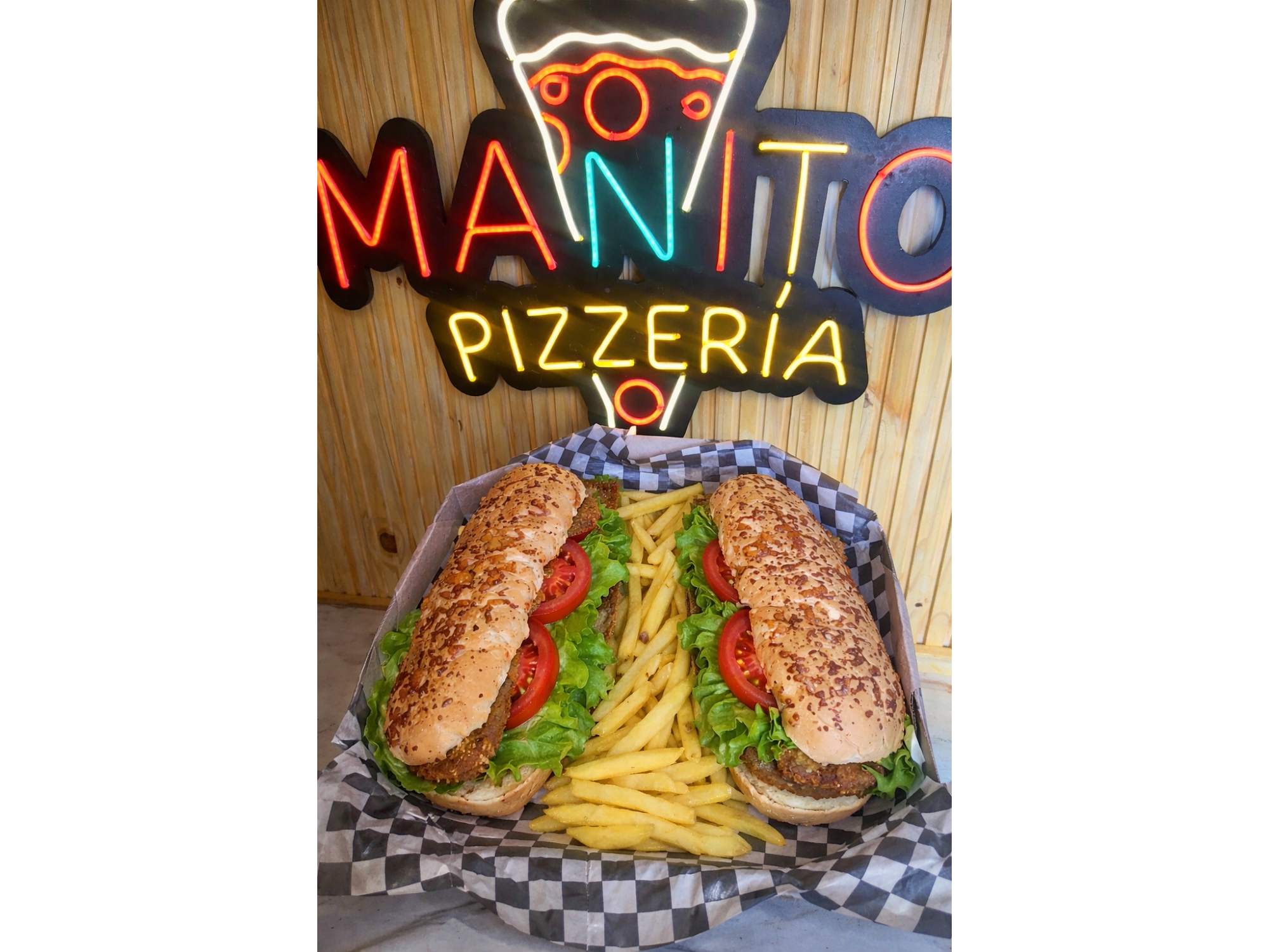2 SANDWICH DE MILANESA de Manitopizzeria