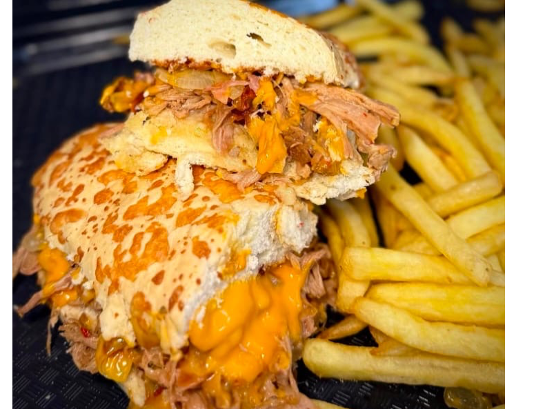 Sandwich de bondiola desmenuzada SIMPLE