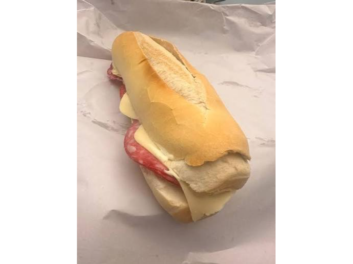 Apretado salame y queso