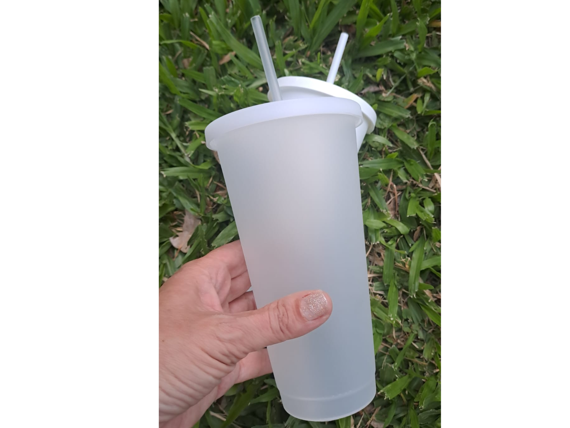 VASO TRASLUCIDO 750 CC 14 CM DE ALTO C/TAPA Y SORBETE