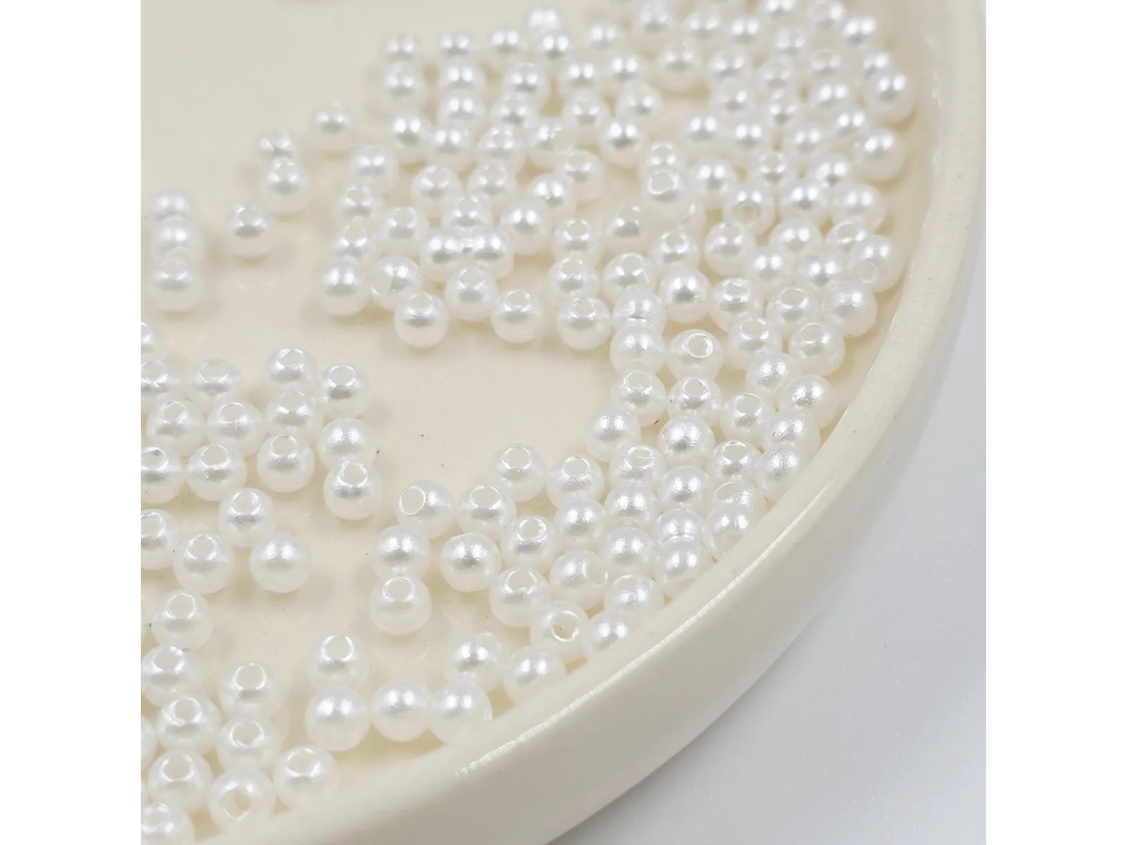 PERLAS BLANCAS 6MM PASANTE PLASTICAS