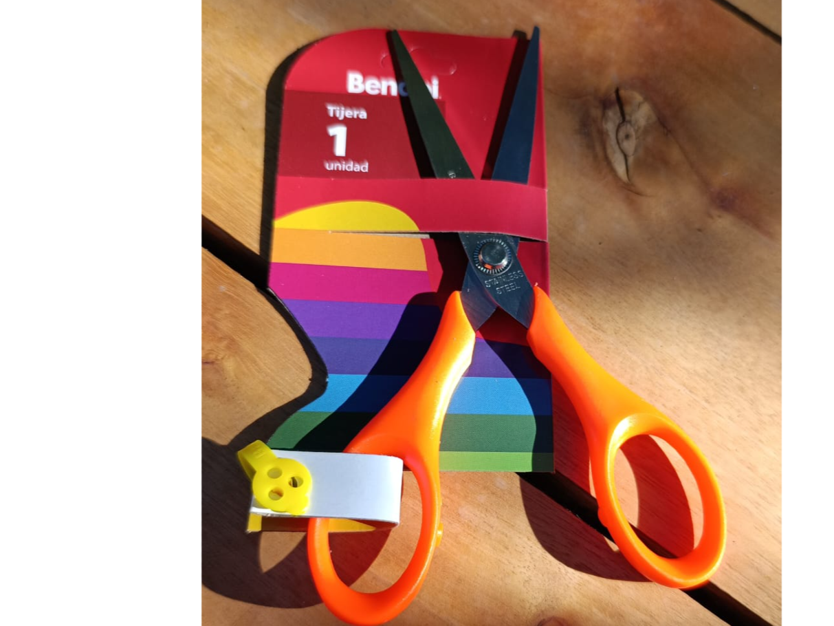 TIJERA MANUALIDADES 17 CM LARGO