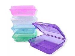 LUNCHERA PLASTICA CUADRADA C/TAPA BISAGRA 15 CM. x 15 CM. x 6 CM.