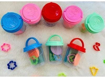 KIT  BALDECITOS   CON TAPA Y MANIJA + 1 CORTANTE + 2 PLASTIMASA + 1 SELLITO