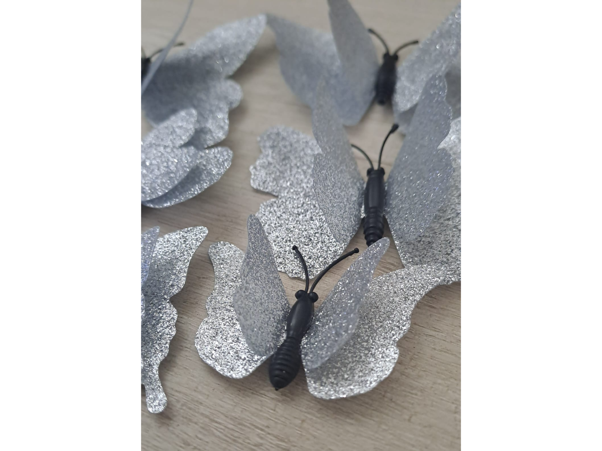 MARIPOSA PLATEADA   6 UNIDADES  GIBREADA c/ iman