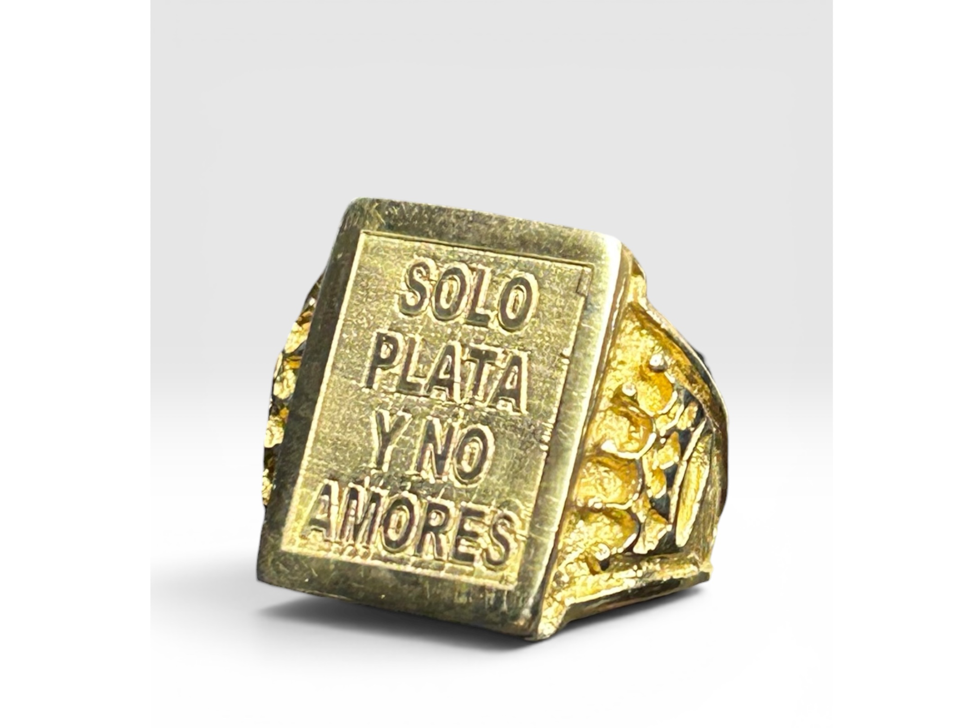 Solo Plata y No  Amores