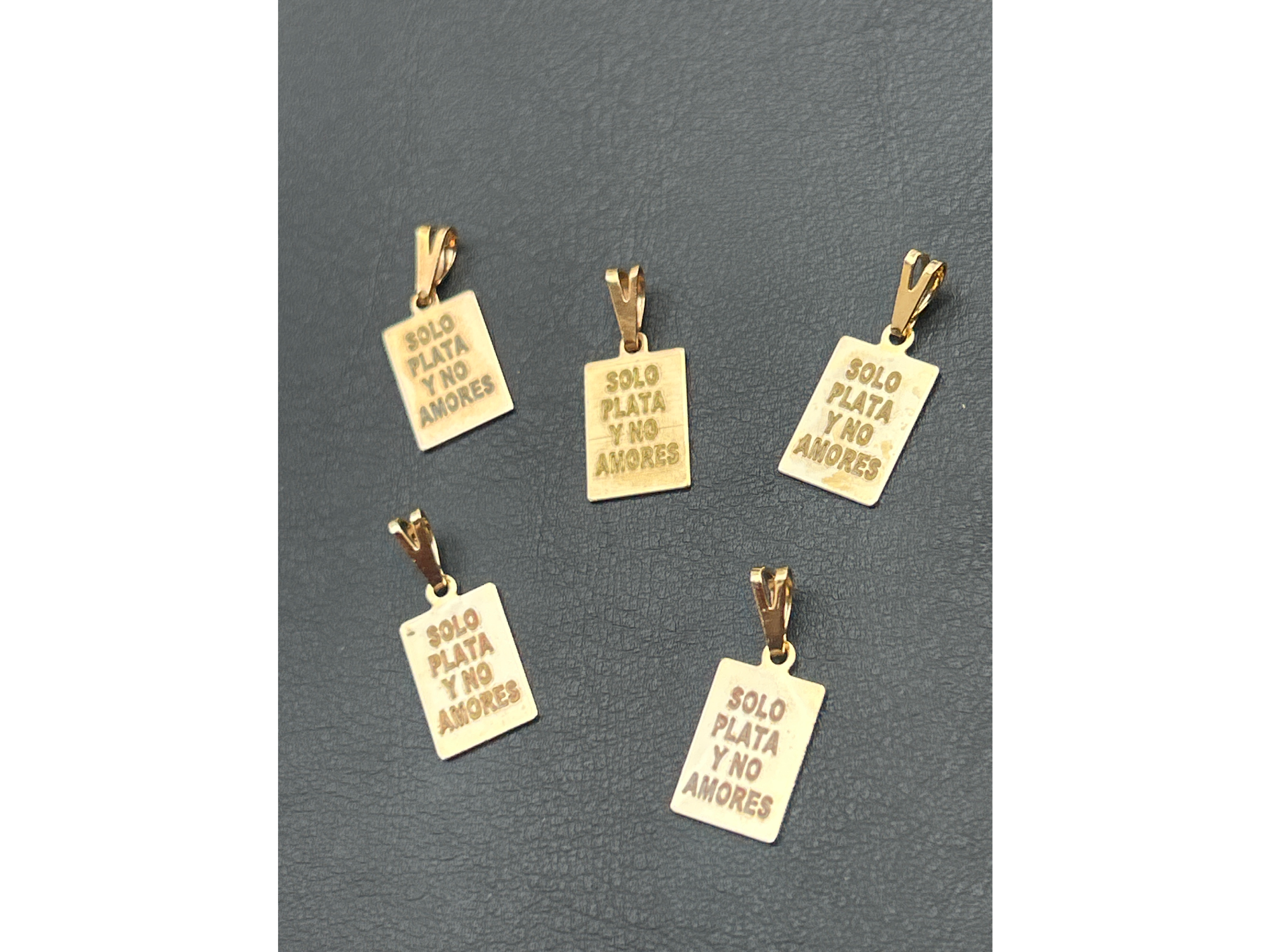 Solo plata y no amores CHICA