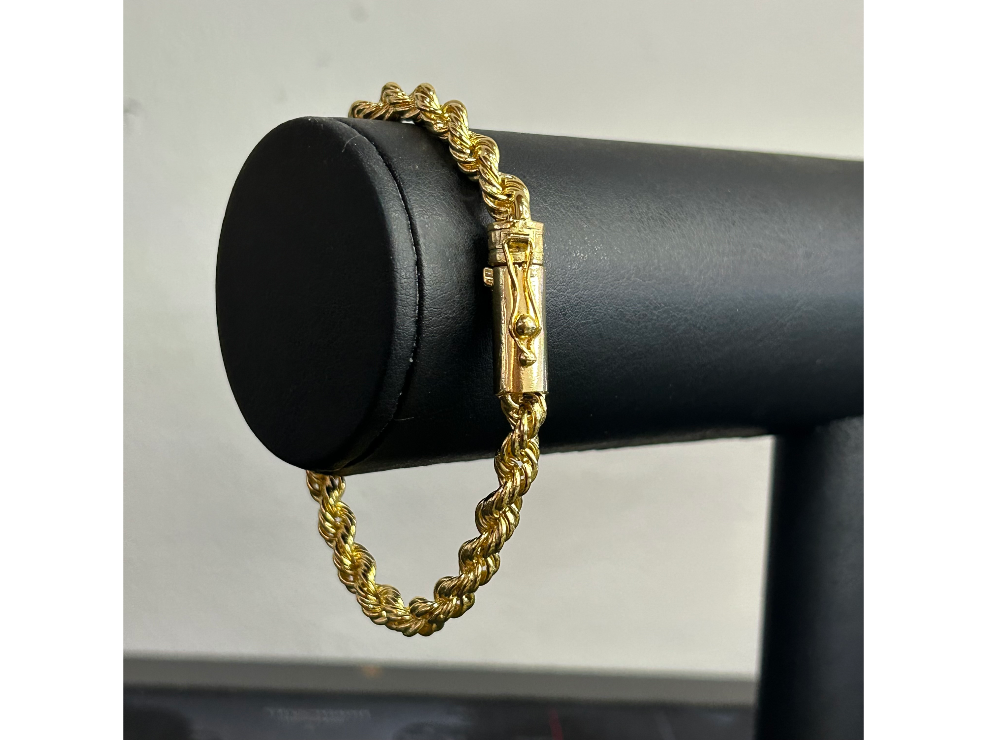 Pulsera Tourbillon con cierre tubo