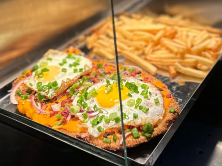 Milanesa XL " la central " + fritas 🍟 ( explota 1 comen 2 😜)