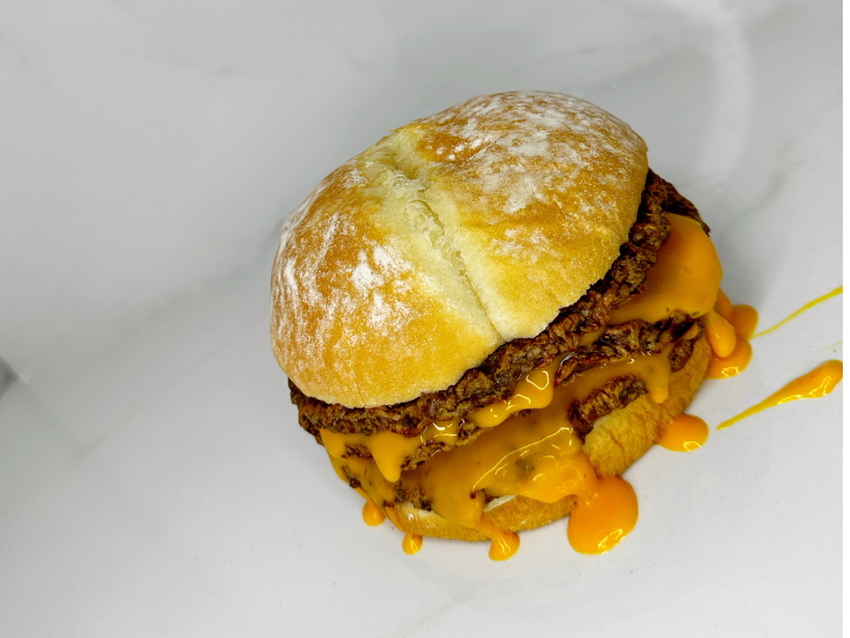 Triple Chesse burger XL + papas fritas