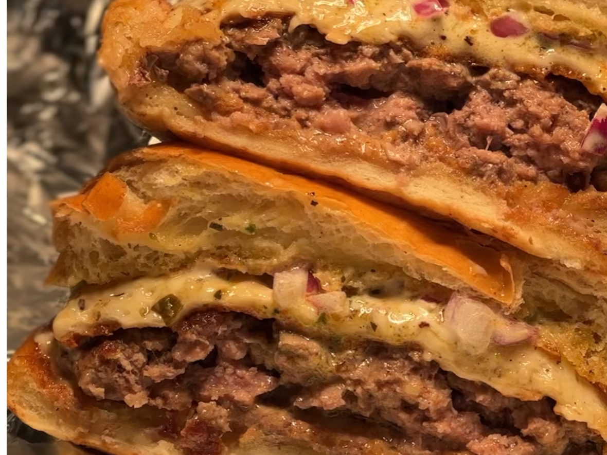 Sr. Andres de Toto Burgers