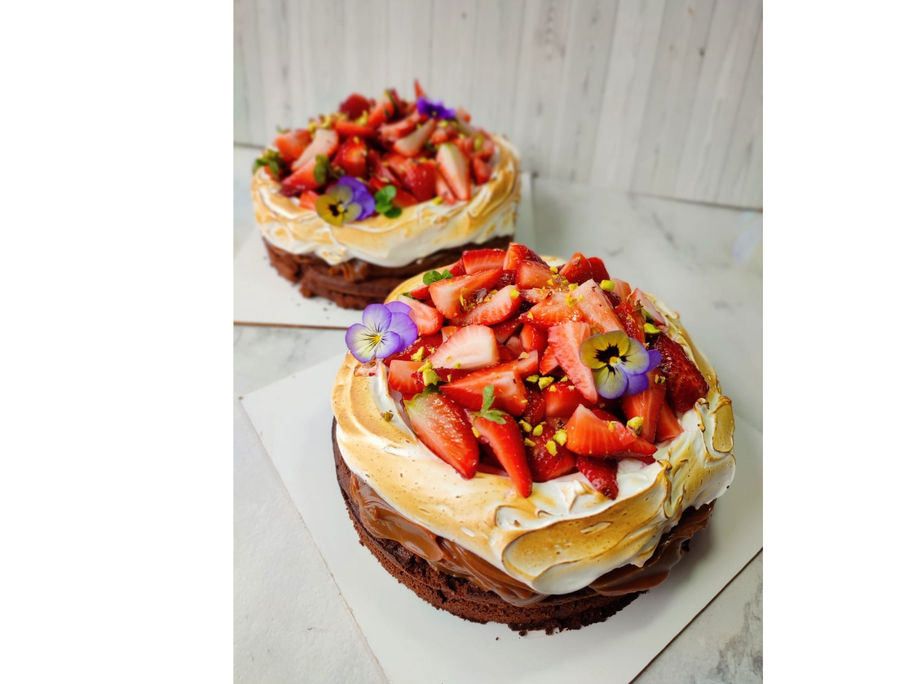 MARQUISE CON FRUTILLAS O FRUTOS ROJOS