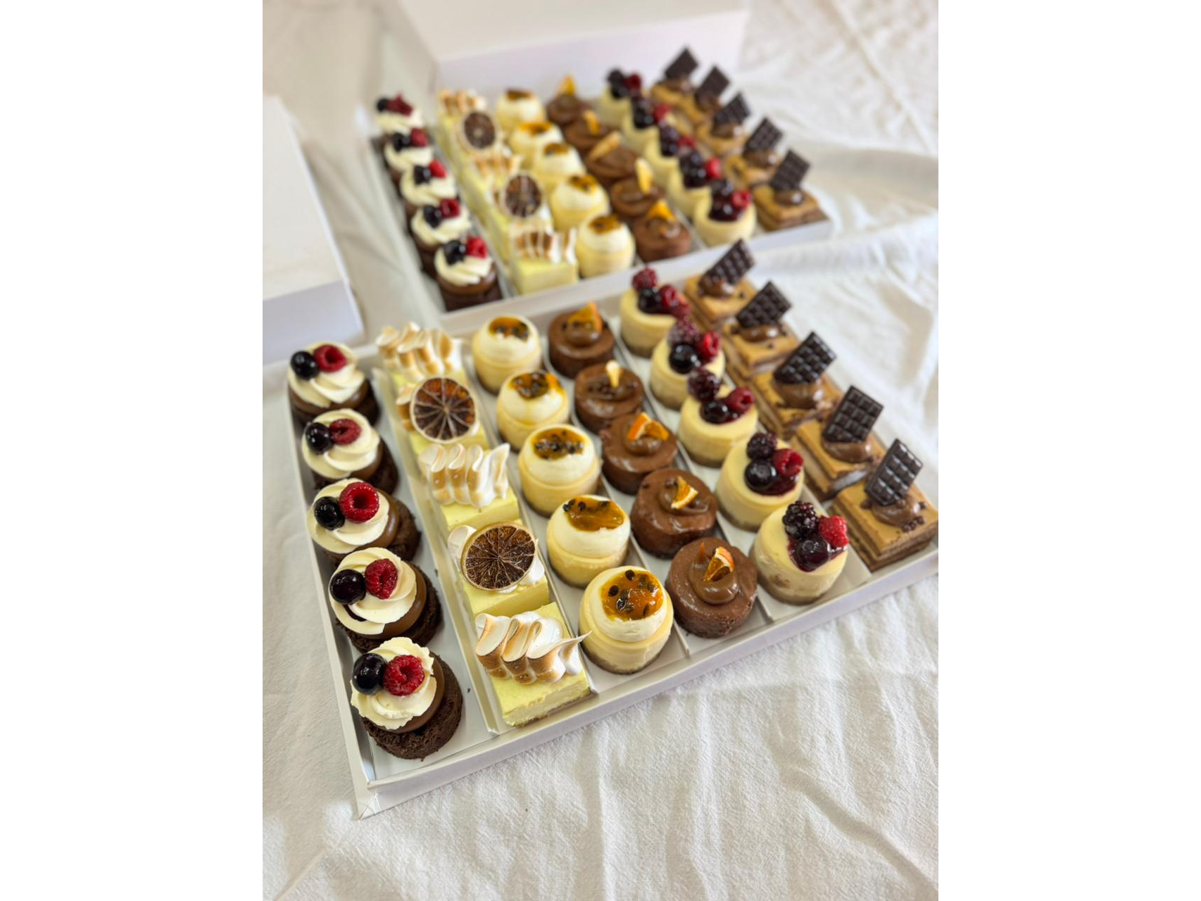 PETIT FOURS 4 CM