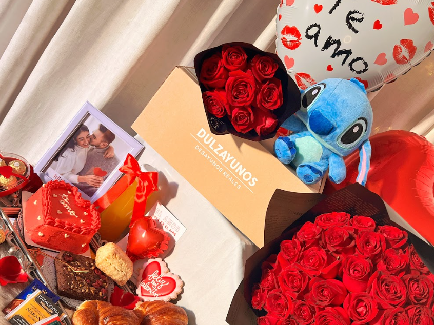 Deluxe romántico con ramo de rosas y peluche (envío incluído)