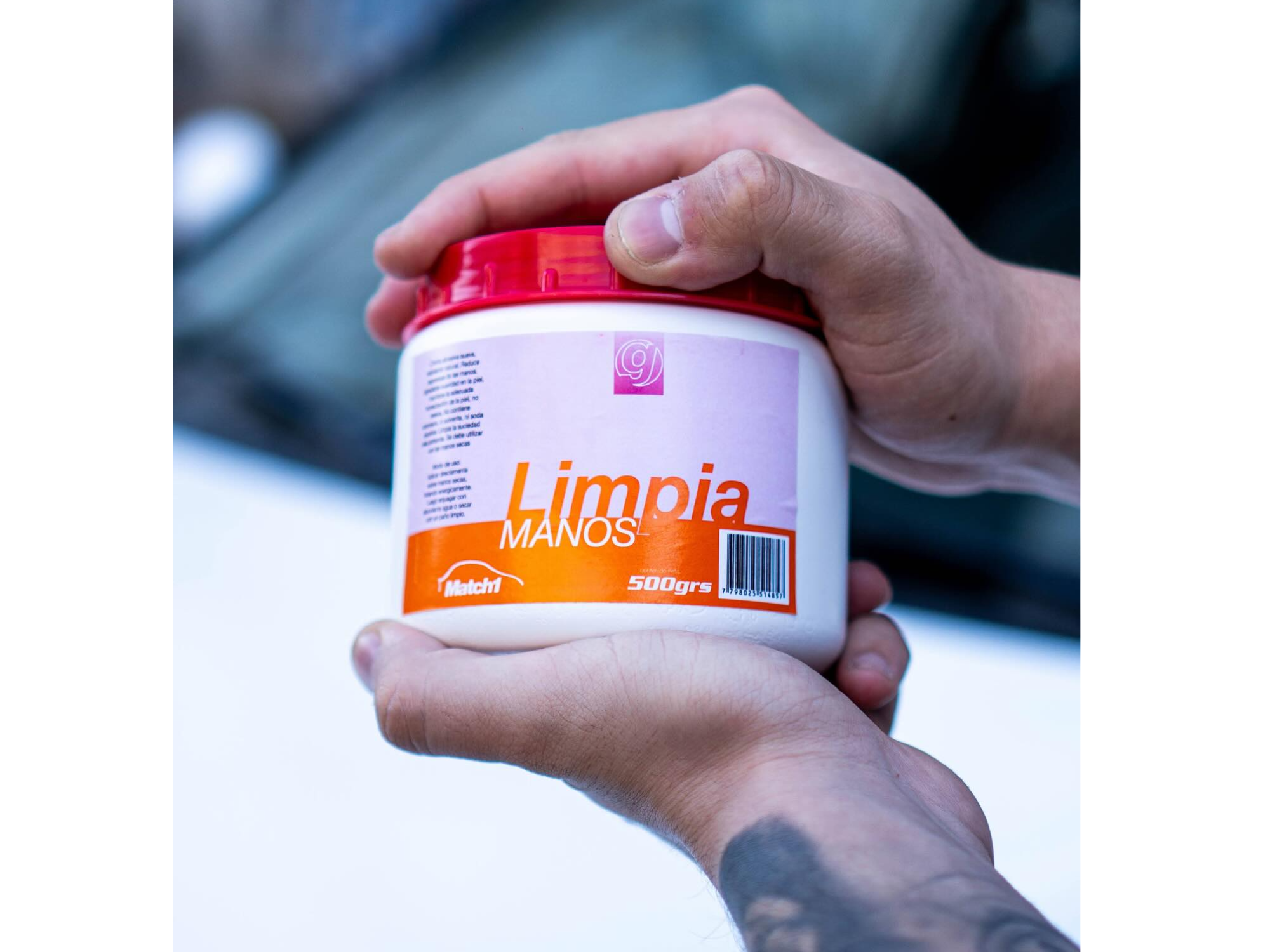 Limpiamanos en Pasta Match 1