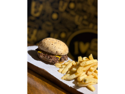 PROMO AMIGUERA !!! // 4 X 3 EN CHEESE NINE DOBLE MEDALLON !