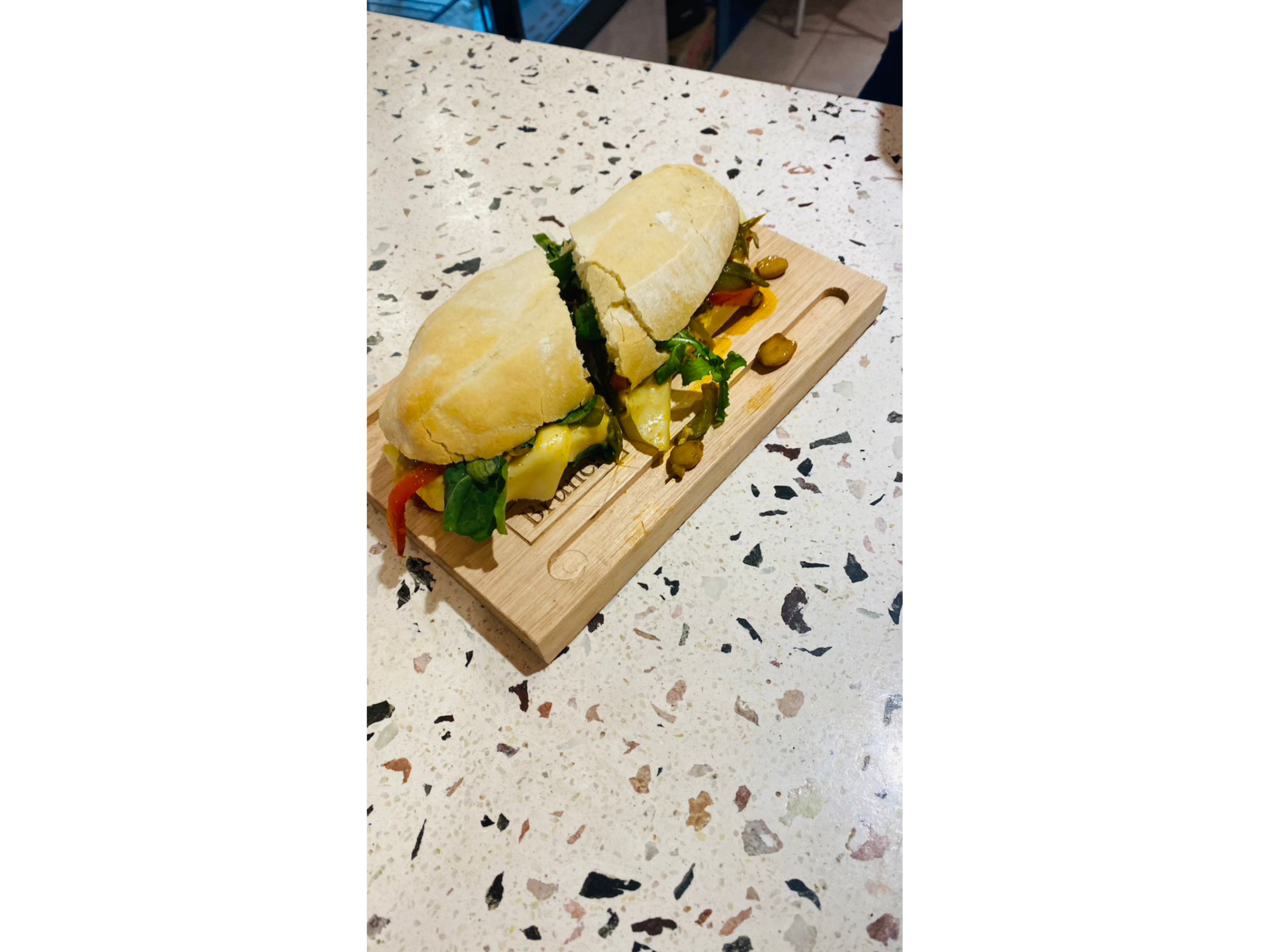 Baguetin Veggie de Brunch Cafe de Especialidad