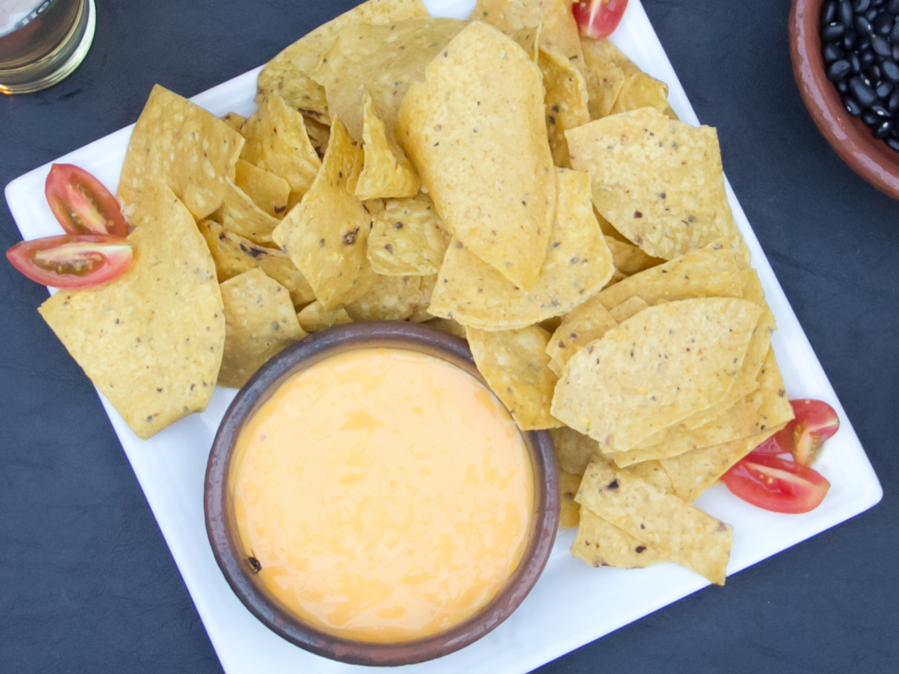 NACHOS CON CHEDDAR