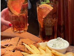 TABLITA DE MILANESAS + 2 VERMOUTH
