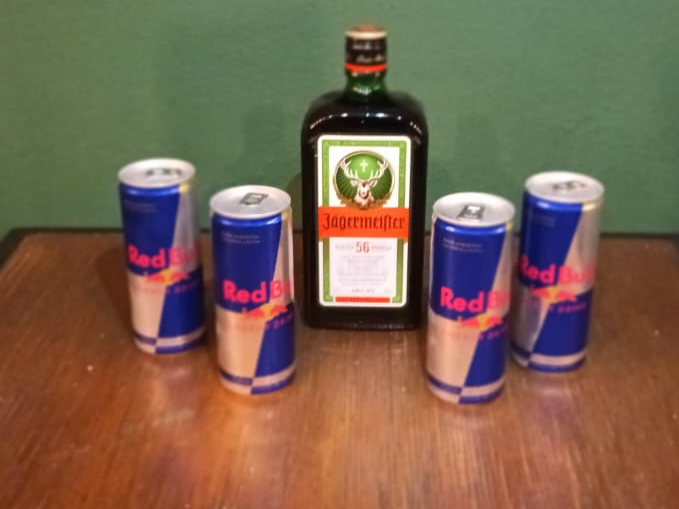 JAGER + 4 REDBULL