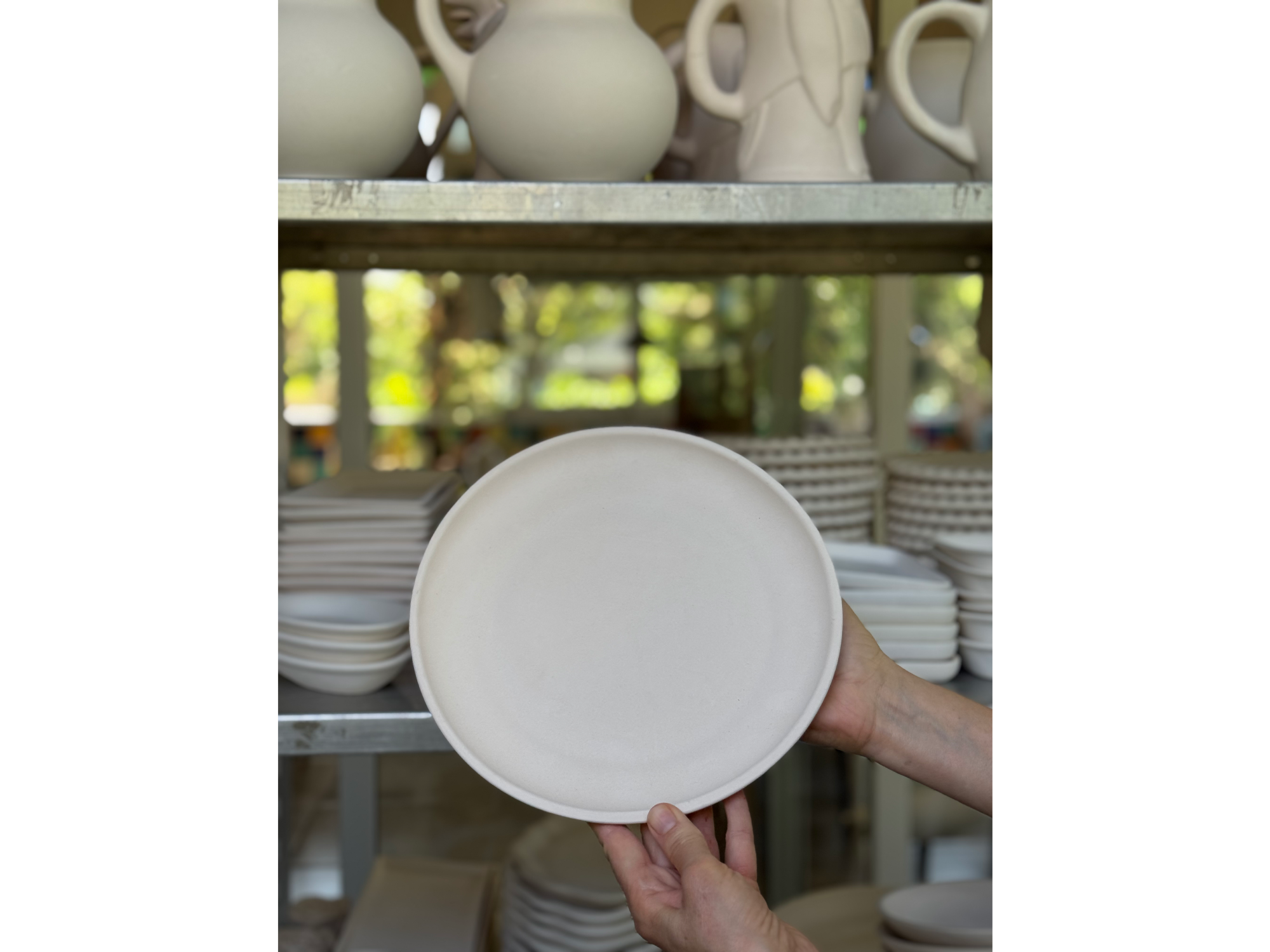 Plato de mesa con borde