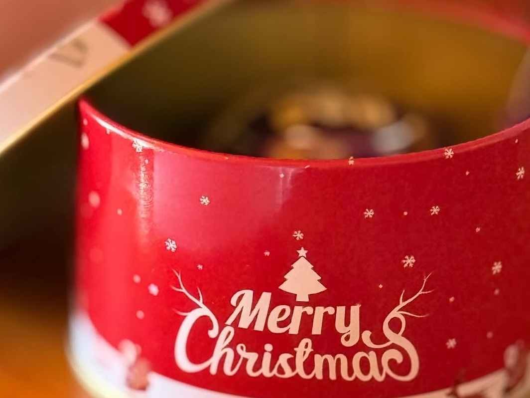 Latita navideña redonda para regalar